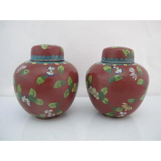 Antique Chinese Red Floral Cloisonne Ginger Jar With Lid Vase Pair For Sale - Image 9 of 9