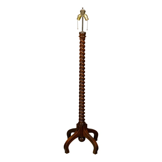 Early 20th Century English Turn of the Century Walnut Barley Twist Floor Lamp with Two Lights For Sale