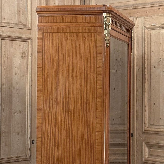 19th Century Parisian Louis XVI Marquetry Bookcase ~ Display Armoire For Sale - Image 12 of 18