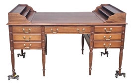 Example of Partner Desks