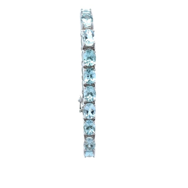 Contemporary 14k White Gold Aquamarine Tennis Bracelet For Sale - Image 3 of 5
