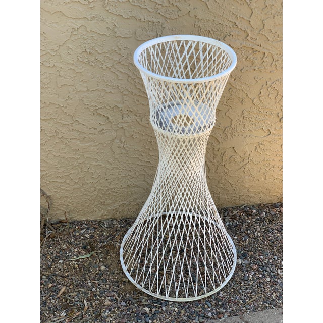Mid-Century Modern 1970s Russell Woodard Fiberglass Pedestal Plant Stand For Sale - Image 3 of 7