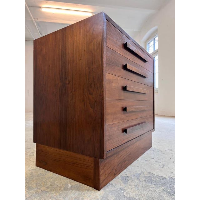 Chest of Drawers in Rosewood, Denmark For Sale - Image 9 of 11
