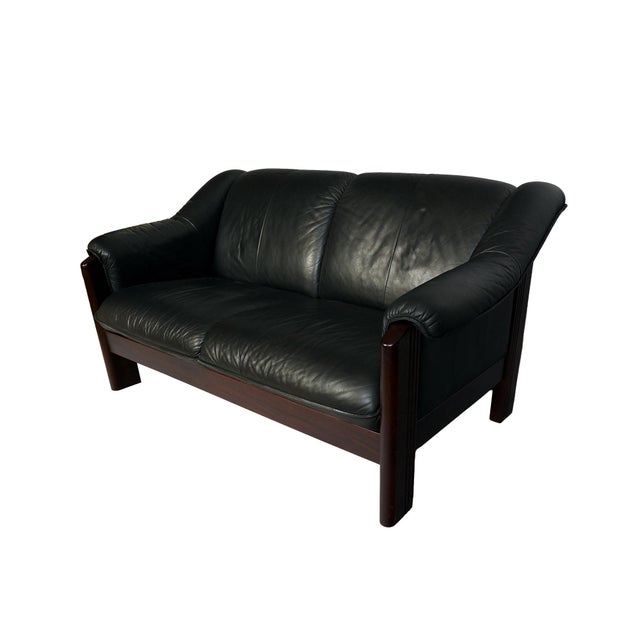 Mid Century Modern Leather Ekornes “Stressless” Settee Sofa Rosewood Finish The Sofa measures 60"l x 32"d x 31"h Seat 18"h...