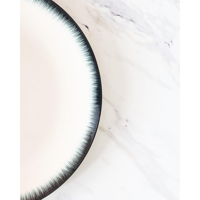 Ceramic Set of 8 Minimalist "Variation 3 Dé" Breakfast Plates by Ann Demeulemeester for Serax, in White Glazed Porcelain With Organic Black Border For Sale - Image 7 of 11