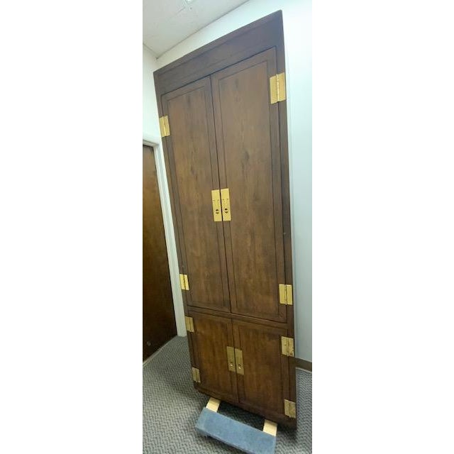 A Pair of Vintage Henredon Cabinets in Campaign Style For Sale - Image 9 of 17