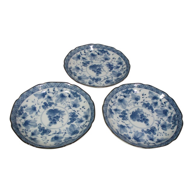 1980s Japanese Blue and White Grape Decorated Plates- Set of 3 For Sale
