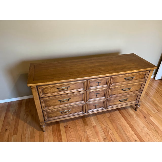 Mid-Century Modern White Furniture 7-Drawer Mid-Century Modern Walnut Dresser For Sale - Image 3 of 12
