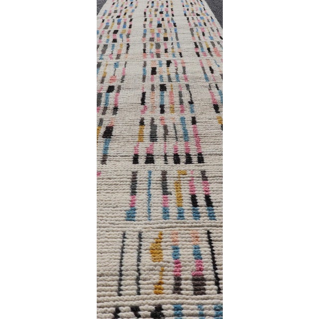 Modern Casual Hand Knotted Piled Runner With Minimalist Modern Design For Sale - Image 4 of 11