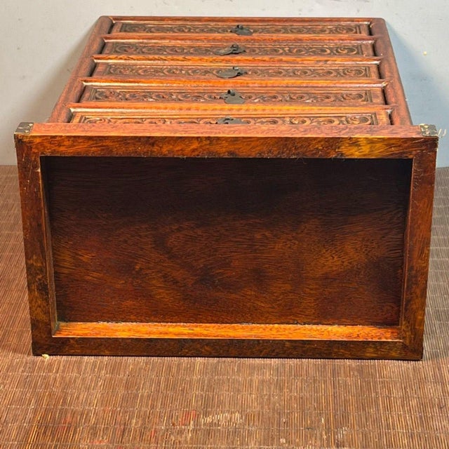 Vintage Chinese Huali Rosewood Mother-of-Pearl Inlaid 5-Drawer Jewelry Chest For Sale - Image 4 of 9