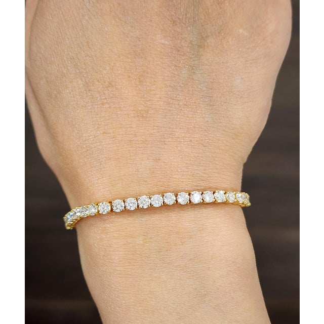 Modern 7.93 Ct Diamond Tennis Bracelet For Sale - Image 3 of 9