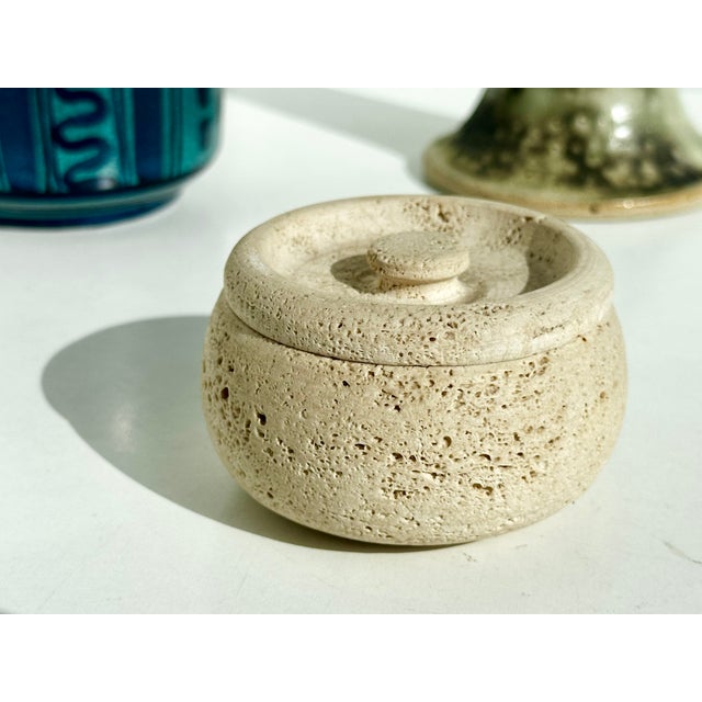 Italian Round Travertine Box with Lid by Fratelli Mannelli, 1960s For Sale - Image 9 of 11