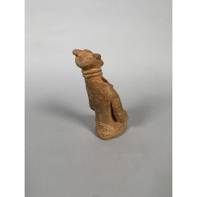 Bankoni statuette, Mali, 13th-15th century, terracotta, red ochre, African tribal art For Sale - Image 6 of 8
