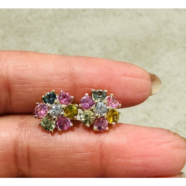 3.20 Carat Multi-Color Sapphire Yellow Gold Stud Earrings - a Pair For Sale In Los Angeles - Image 6 of 6
