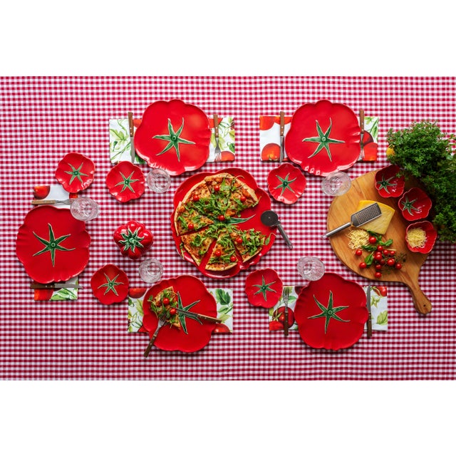 Traditional Bordallo Pinheiro Tomato Pizza Plates, 12", Set of 4 For Sale - Image 3 of 4