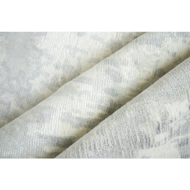 Exquisite Rugs Exquisite Rugs Murano Handmade New Zealand Wool & Bamboo Silk Silver Rug-9'X12' For Sale - Image 4 of 8