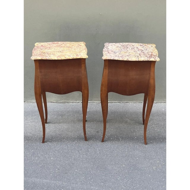 1940s Pair of French Louis XV Style Rosewood Side Tables Nightstands For Sale - Image 10 of 10