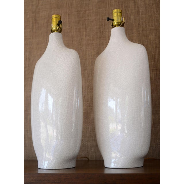 Vintage 1950s MCM White Crackle Glaze Ceramic Table Lamps - A Pair For Sale - Image 16 of 17