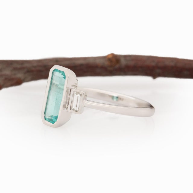 1.18ct Paraiba Color Tourmaline & Diamond Ring in 14k White Gold – Emerald Cut, Size 6.75 For Sale In Columbus - Image 6 of 10