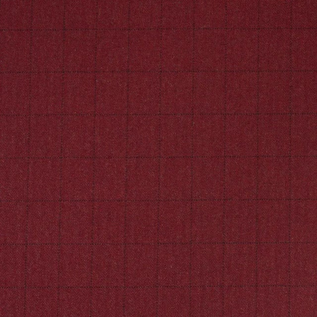 Made of 100% merino lambswool and woven in Scotland, this classic menswear-inspired fabric combines a small-scale...