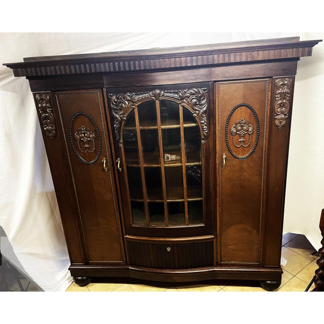 Monumental Study Bookcase with Beveled Crystal Glass Panes, Germany, 1910 For Sale - Image 16 of 18