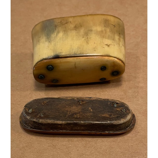 Traditional Antique Scottish Horn Snuffbox For Sale - Image 3 of 5