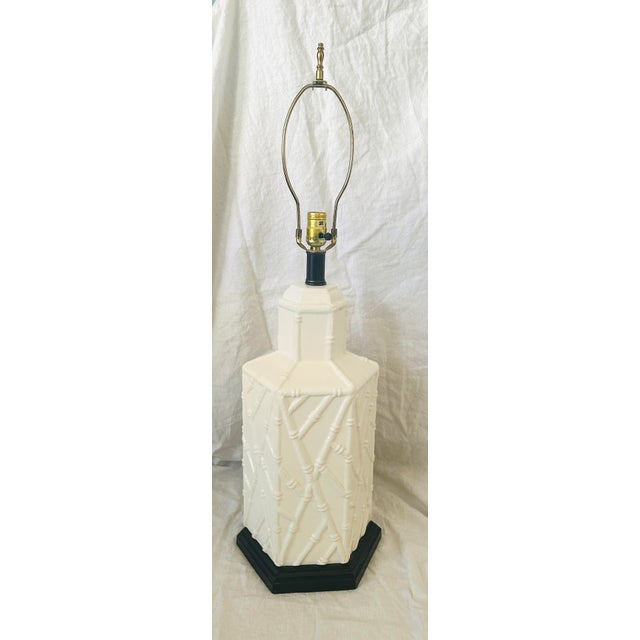 1960s White Ceramic Hexagonal Bamboo Relief Table Lamp For Sale - Image 9 of 9