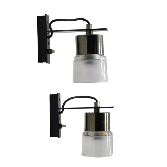 Hard-to-find pair of Italian wall sconces by Marco Zanuso for Oluce, dating from the 1950s. Satin-finished steel frame...