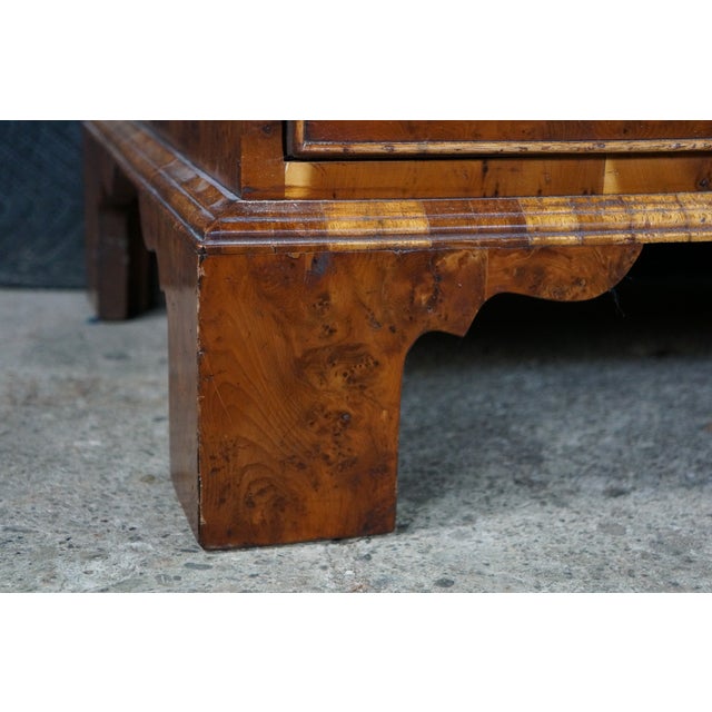 Antique English George II Style Oyster Burl Yew Bachelors Chest Dresser Commode For Sale - Image 13 of 18