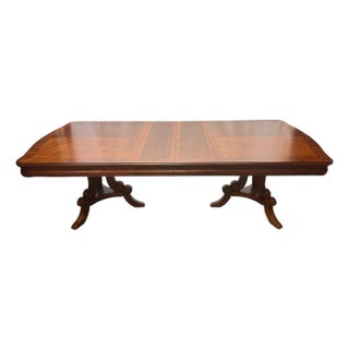 Vintage Legacy Classic Furniture Traditional American Style Matched Grain Mahogany Finish Extension Dining Table For Sale