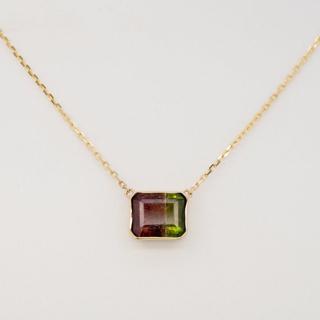 2020s 5.4Ct Bi-Color Tourmaline Necklace in Solid 14k Gold, Bezel Setting Emerald Cut For Sale - Image 5 of 8