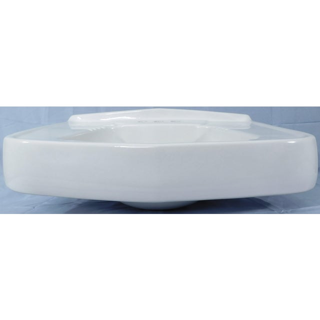 1948 Vintage Art Deco White Vitreous China Pedestal Sink in Excellent Condition For Sale - Image 13 of 18