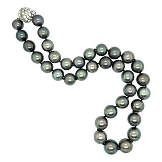 Late 20th Century Tahitian Pearl Necklace For Sale