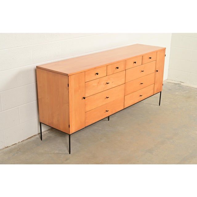 Planner Group Paul McCobb Planner Group 20-Drawer Dresser or Credenza, Newly Refinished For Sale - Image 4 of 16
