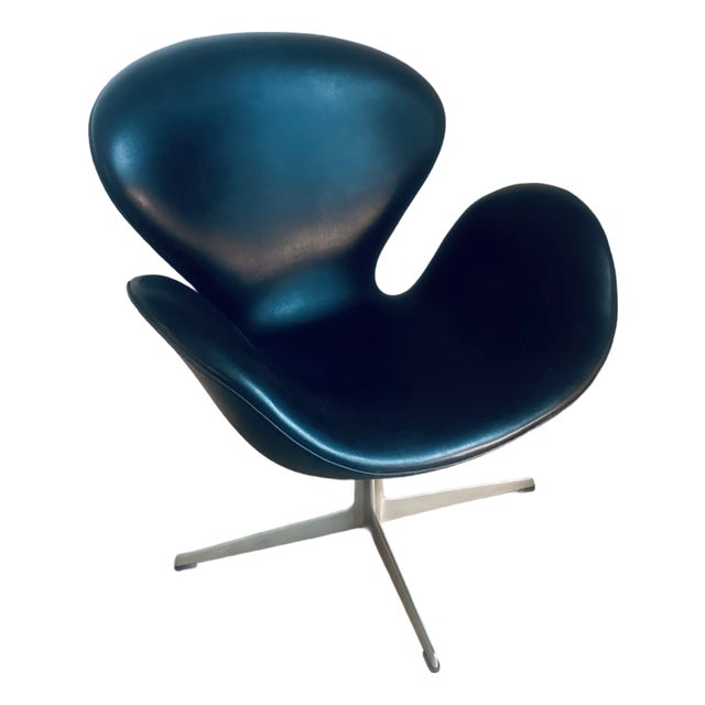 1970s Arne Jacobsen for Fritz Hansen Swan Lounge Chair Danish Mid Century Modern Vintage Scandinavian For Sale
