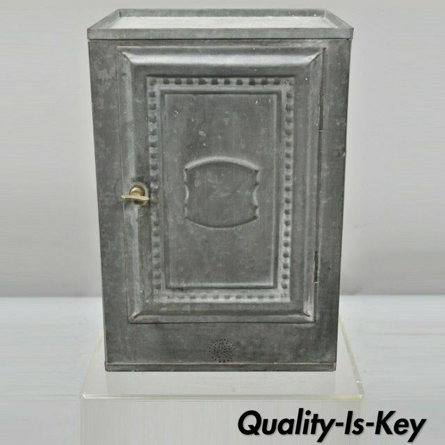Late 19th Century Antique Metal Zinc Home Comfort Bread Cake