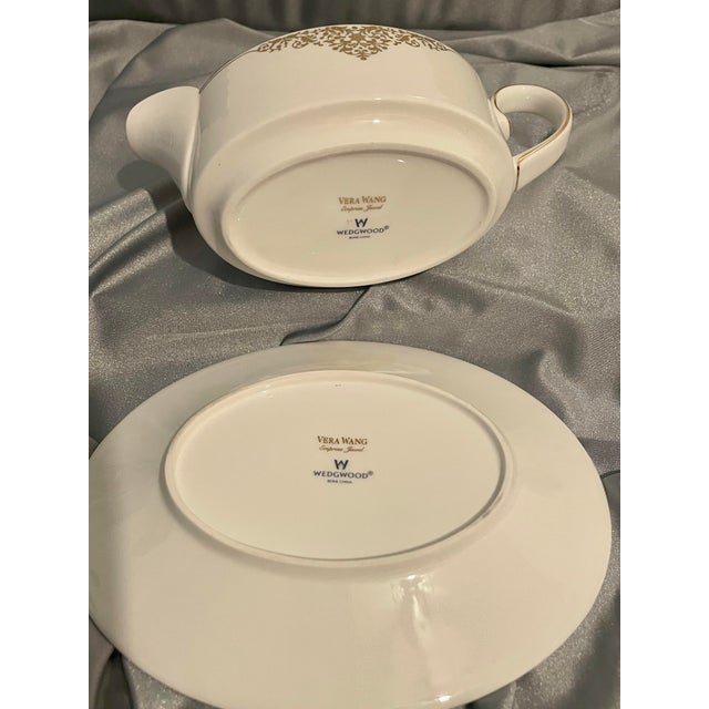 1990s Wedgwood Bone China Vera Wang Empress Jewel Gravy Boat and Under Plate For Sale In Palm Springs - Image 6 of 7