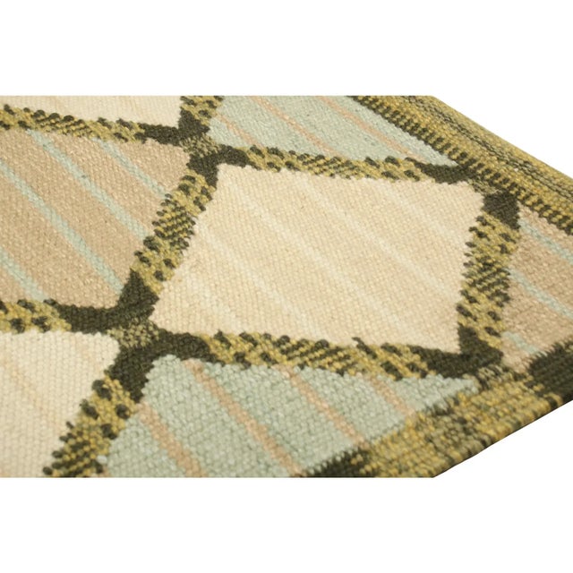 From an exciting new collection of gift-size pieces, this 3x3 Swedish-style accent rug is a bold new addition to the...