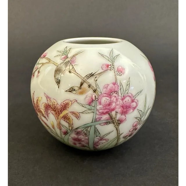 Set of 5 Famille Rose Porcelain Set For Sale In New York - Image 6 of 6