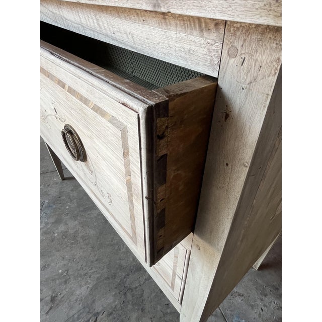 Ivory Italian Neoclassical Bleached Walnut Commode with Inlay, 19th Century For Sale - Image 8 of 15