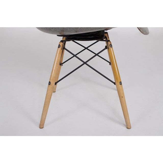 Metal Paw Swivel Chair in Fiberglass by Charles & Ray Eames for Herman Miller, 1953 For Sale - Image 7 of 12