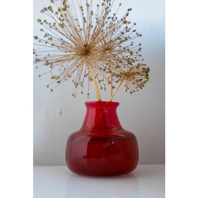 Red Glass Vase by Erik Höglund for Bodafors, 1960s For Sale - Image 6 of 12