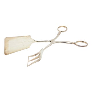 Plain Silver Salad or Bread Tongs For Sale