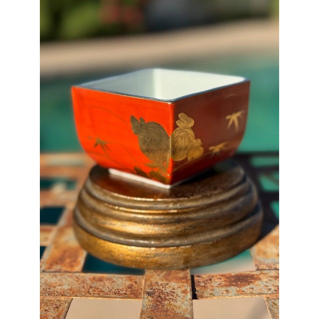Bold Antique Japanese Kinran-De Porcelain Bowls, Red & Gold Square Dishes, Set of Three For Sale - Image 12 of 18
