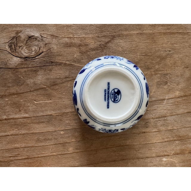 Hutschenreuther China Hutschenreuther Blue Onion Miniature Porcelain Covered Dish, Germany For Sale - Image 4 of 4