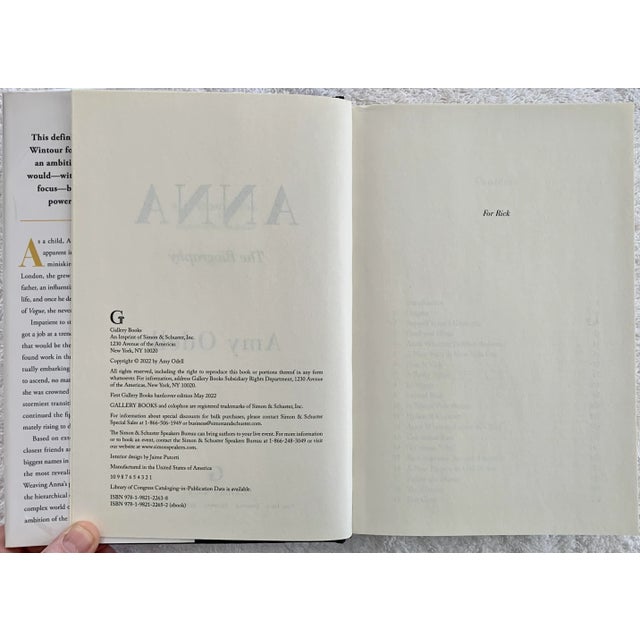 Anna: The Biography, by Amy Odell. New York: Gallery Books, 2022. First printing. In this insider's view, the author...
