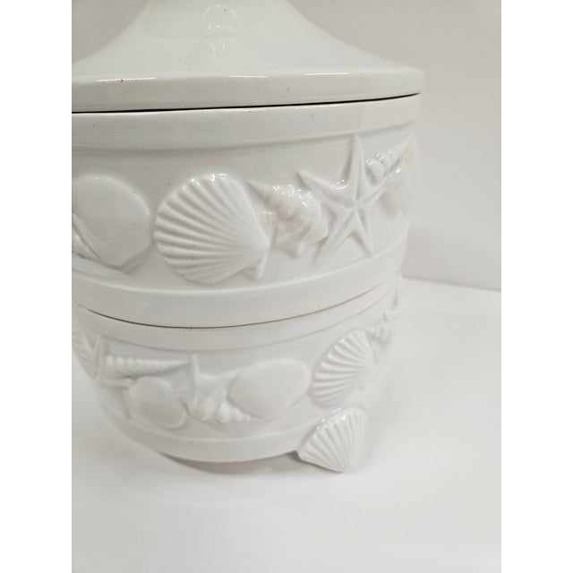 Mid 20th Century Italian Mottahedeh Shell Starfish Themed Layered Serving Dish For Sale - Image 5 of 12