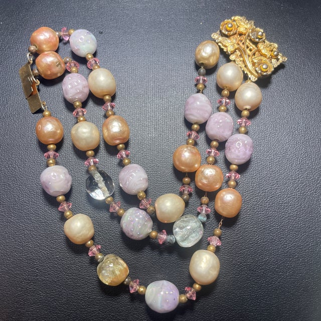 Wedding cake beads (or Fiorato) are beautiful, handcrafted Venetian/Murano glass beads, known for their raised, colorful...