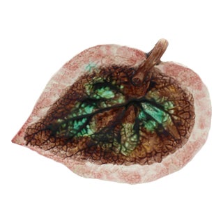 Circa 1880 English Majolica Begonia Leaf Serving Tray For Sale