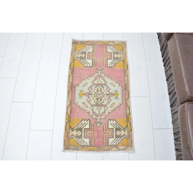 1960s Pastel Pink Oushak Bedroom Small Rug For Sale In Phoenix - Image 6 of 6